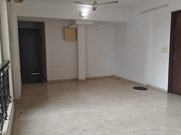 3 BHK Semi Furnished flat in Hiranandani Gardens Powai